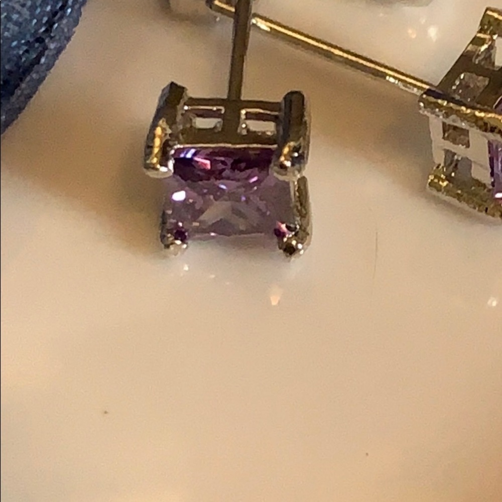 Earrings - Picture 3 of 3